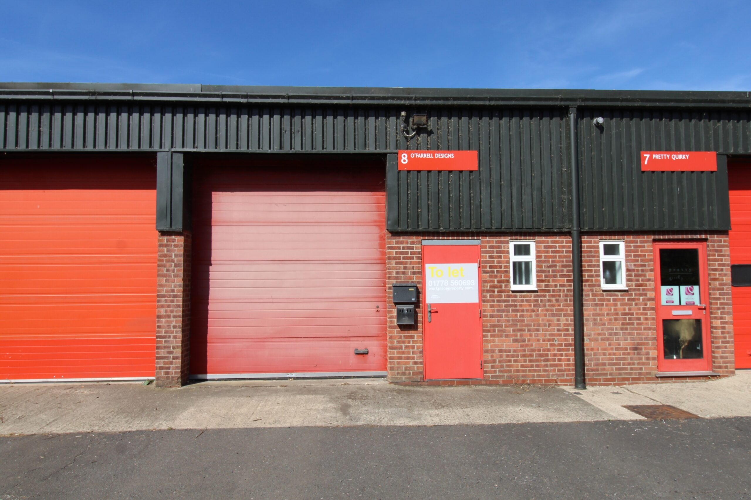 Industrial unit with a loading door